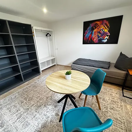 Appartement 120M² Apartment Nahe A1 - 4 Schlafzimmern - 2 Baeder - Parkplatz, Wlan