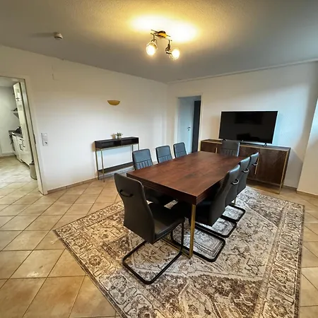 Appartement 120M² Apartment Nahe A1 - 4 Schlafzimmern - 2 Baeder - Parkplatz, Wlan Siek