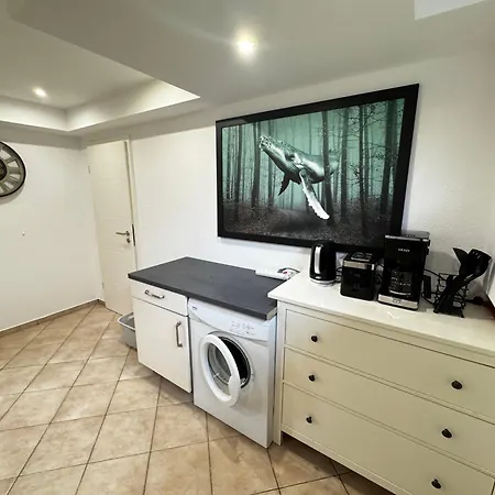 120M² Apartment Nahe A1 - 4 Schlafzimmern - 2 Baeder - Parkplatz, Wlan